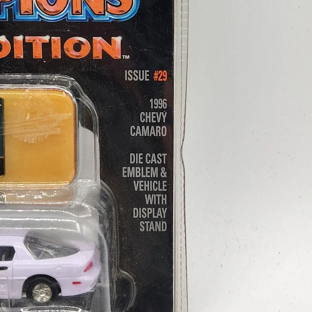 Racing Champions Mint Edition 29 1996 Chevy‎ Camaro Diecast Vehicle with Display